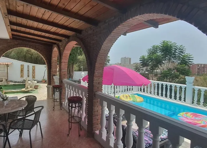 Villa Don Giovanni Fuengirola, Piscina Privada y vistas al mar y a la Montaña